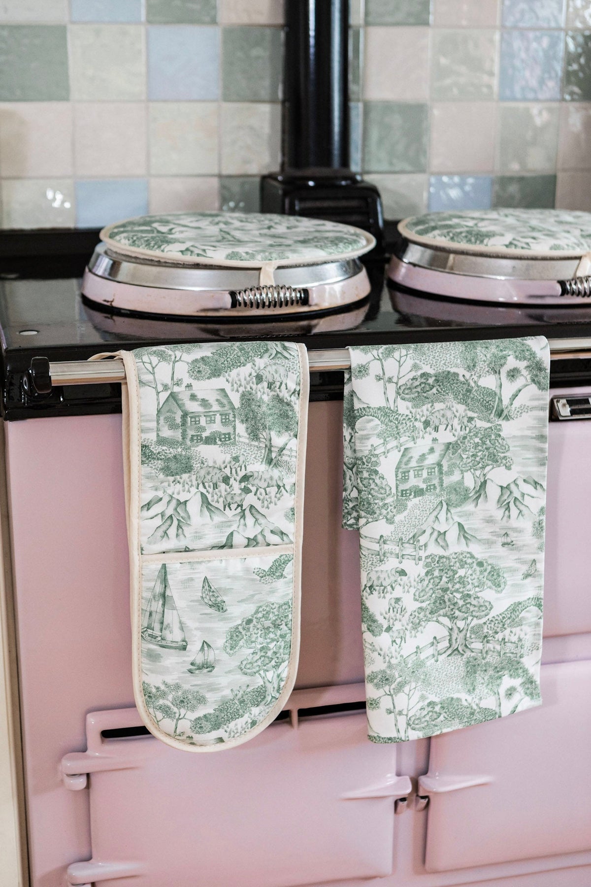 Avalon Home UK Lake District Toile tea towel featuring traditional pattern with blue and white design, perfect for kitchen decor.