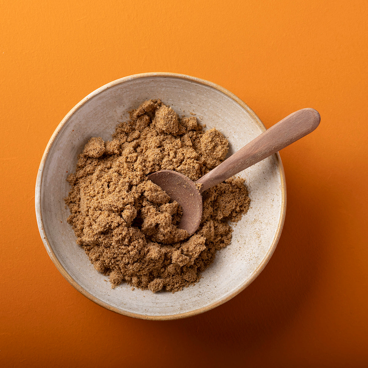 Organic ground coriander from Whole Food Earth, a 100g herbal spice jar with fresh, aromatic coriander powder.