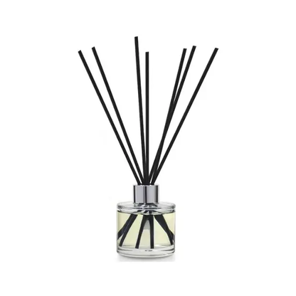 Glassware UK Reed Diffuser Gift Set with 100ml glass bottles and multiple scented reed diffusers, ideal for home fragrance.