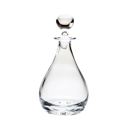 Elegant glass teardrop-shaped wine decanter by Glassware UK, 0.75L capacity, with a sleek crystal design for aerating wine.