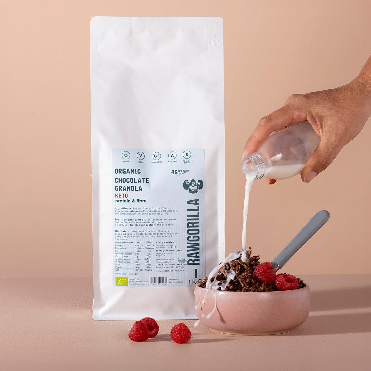 Organic keto chocolate granola by RAWGORILLA in 1kg package, featuring a crunchy cereal with chocolate pieces and organic ingredients.