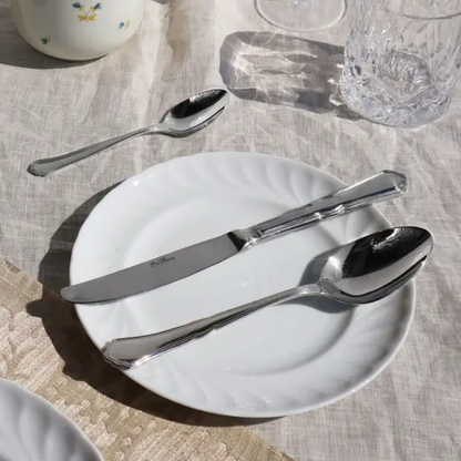 Glassware UK Pintinox Settecento table spoon, mirror polish cutlery with a sleek, reflective finish and ergonomic handle design.