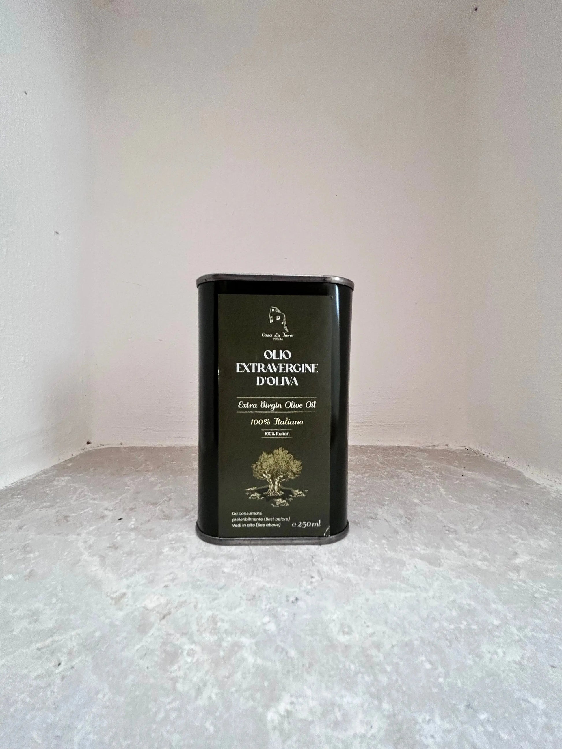 Casa La Torre Puglia artisan Puglian cold pressed extra virgin olive oil 250ml, golden-green liquid in a glass bottle.