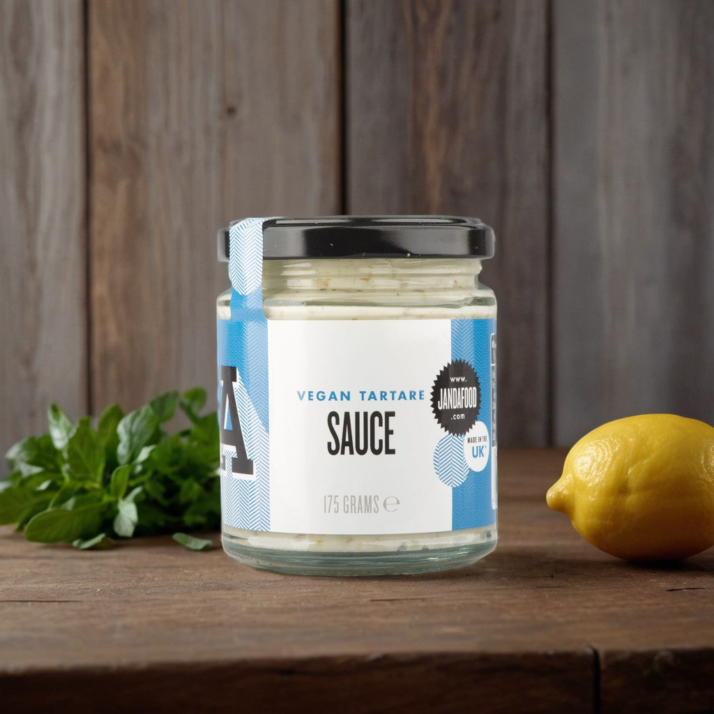Janda Food Vegan Tartare Sauce in a glass jar, creamy and textured, ready for serving with vegan dishes or as a condiment.