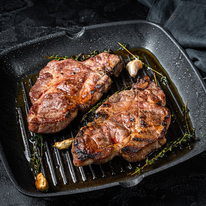 Primrose Herd Cornish outdoor-reared pork spare rib chops, 500g, showing fresh, juicy pork chops with bone-in cuts.