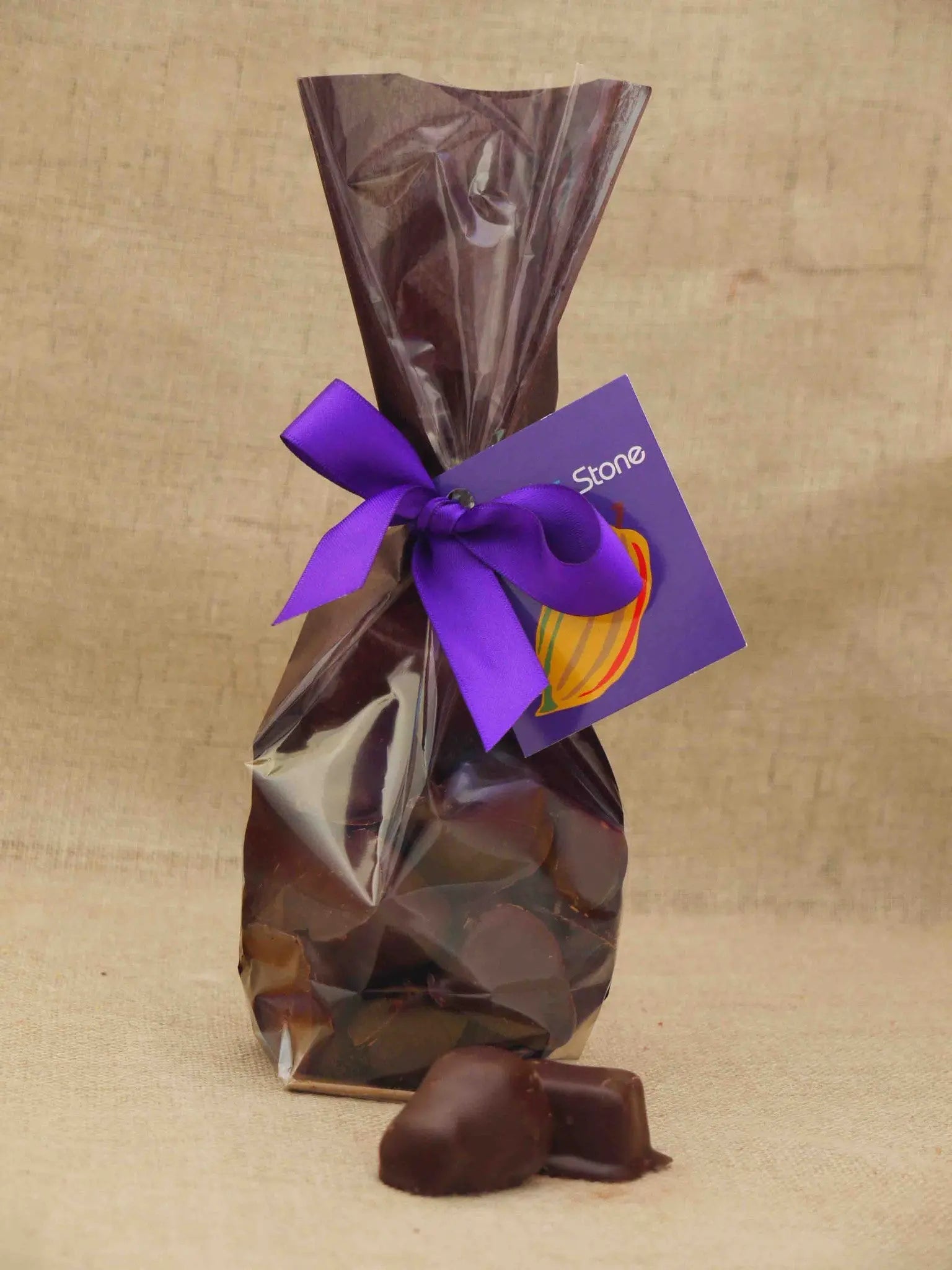 Gorvett & Stone stem ginger pieces coated in rich 70% dark chocolate, a delicious fruit and nut candy treat.
