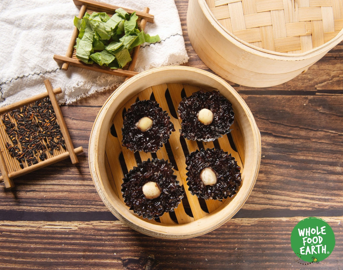 Organic black glutinous rice from Whole Food Earth, raw and GMO-free, shown in a close-up image highlighting its dark, glossy grains.