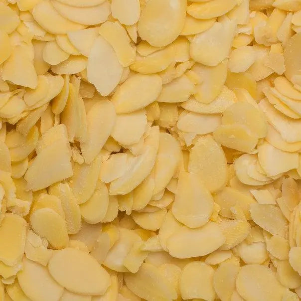 Organic flaked almonds from Whole Food Earth, GMO-free nuts and seeds, showing a close-up of the sliced, toasted almonds.