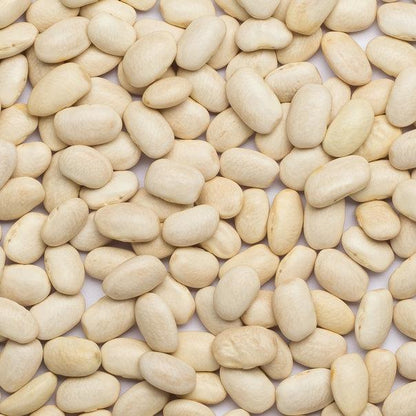 Raw organic haricot beans from Whole Food Earth, dried, GMO-free, ideal for vegan dishes and healthy cooking.