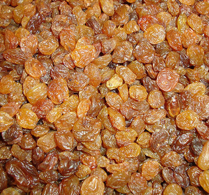 Organic Sultanas from Whole Food Earth, vegan and GMO-free dried sultanas shown in a close-up image.